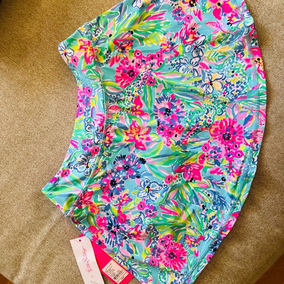 Lilly Pulitzer new with tags adorable skort! XXS - Picture 2 of 5